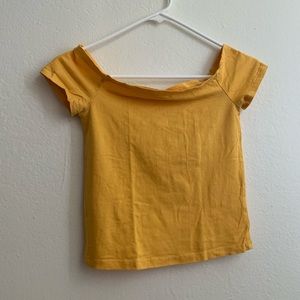 Off the shoulders pacaun top